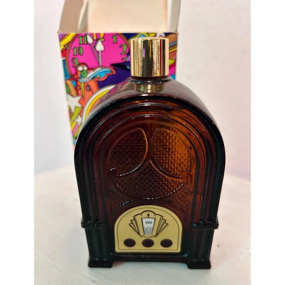 Vintage Avon Wild Country After Shave Remember When Radio Decanter 5oz with Box